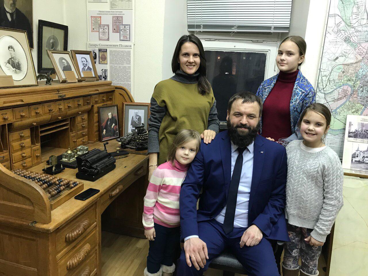 У нас в гостях предприниматель из Липецка Николай Портнов со своей семьей.